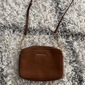 Excellent condition worn once chestnut michael Kors satch